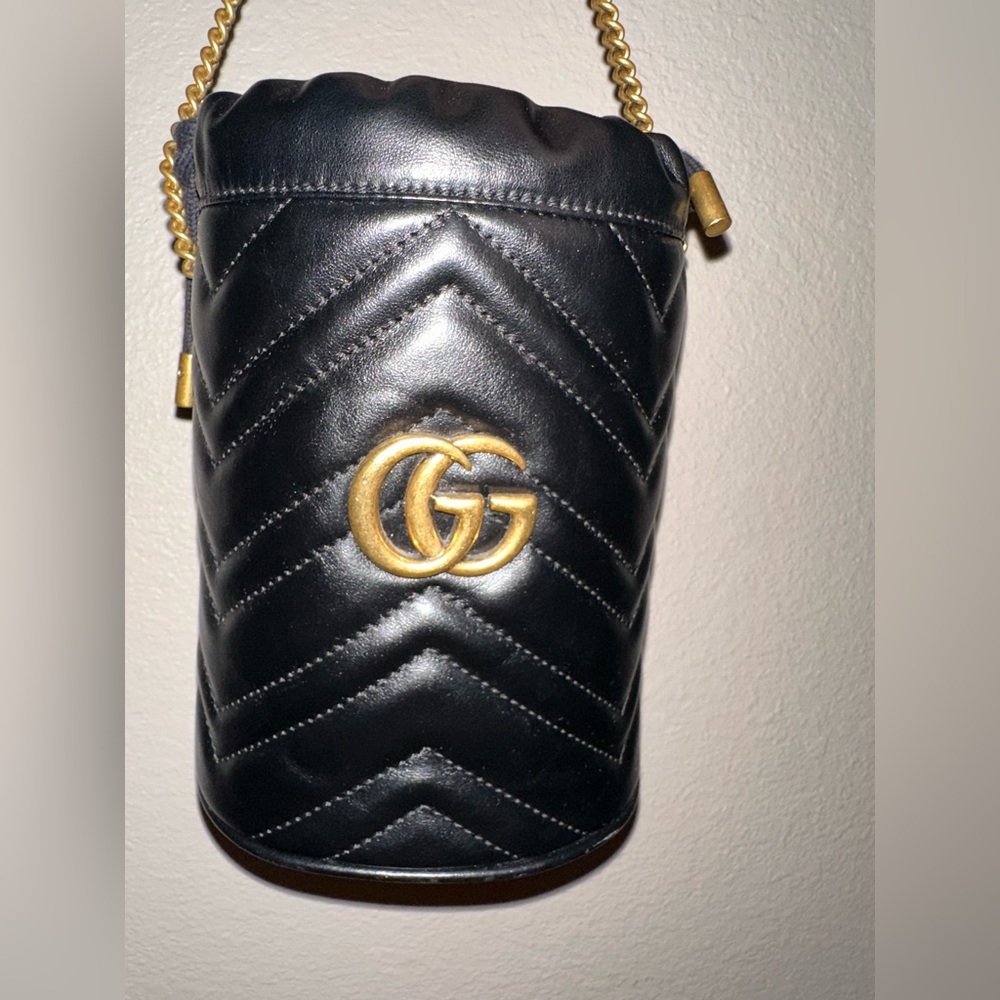 Gucci Marmont Bucket Bag - Picture 9 of 16